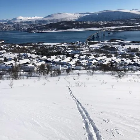 Moderne Og Trivelig Leilighet, Med Unik Utsikt *
