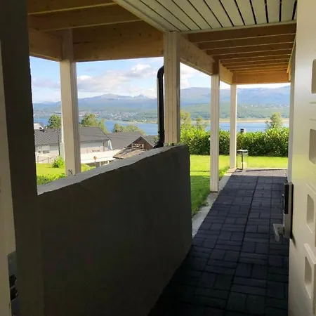 Moderne Og Trivelig Leilighet, Med Unik Utsikt Lejlighed