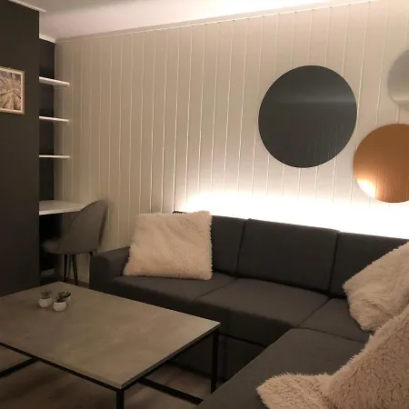 Moderne Og Trivelig Leilighet, Med Unik Utsikt *