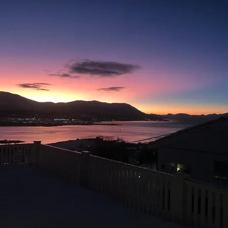 Moderne Og Trivelig Leilighet, Med Unik Utsikt Tromsø