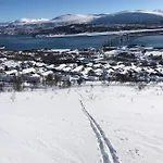Moderne Og Trivelig Leilighet, Med Unik Utsikt *
