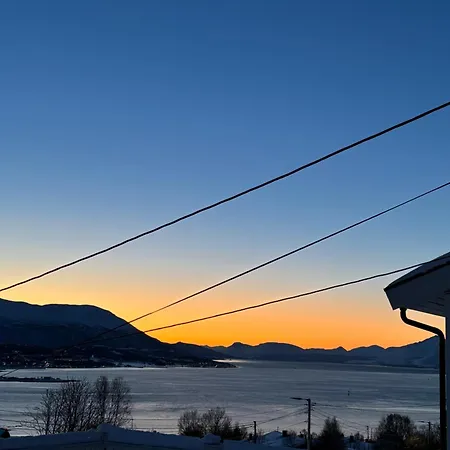 Lejlighed Moderne Og Trivelig Leilighet, Med Unik Utsikt