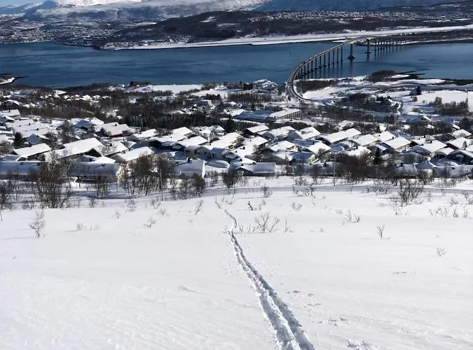 Moderne Og Trivelig Leilighet, Med Unik Utsikt *