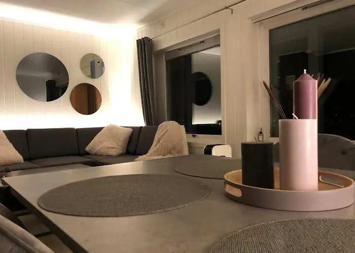 Moderne Og Trivelig Leilighet, Med Unik Utsikt