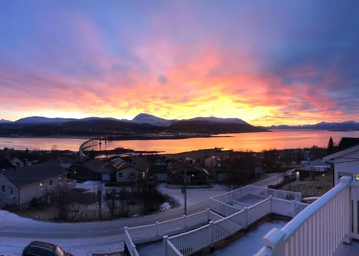 Moderne Og Trivelig Leilighet, Med Unik Utsikt Lejlighed