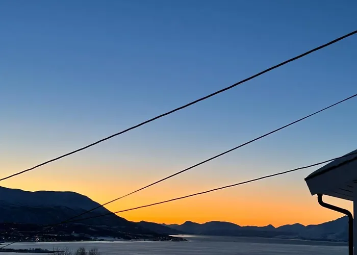 Lejlighed Moderne Og Trivelig Leilighet, Med Unik Utsikt